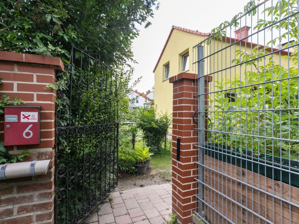 Lively Holiday Home In Wien With Private Garden Kültér fotó