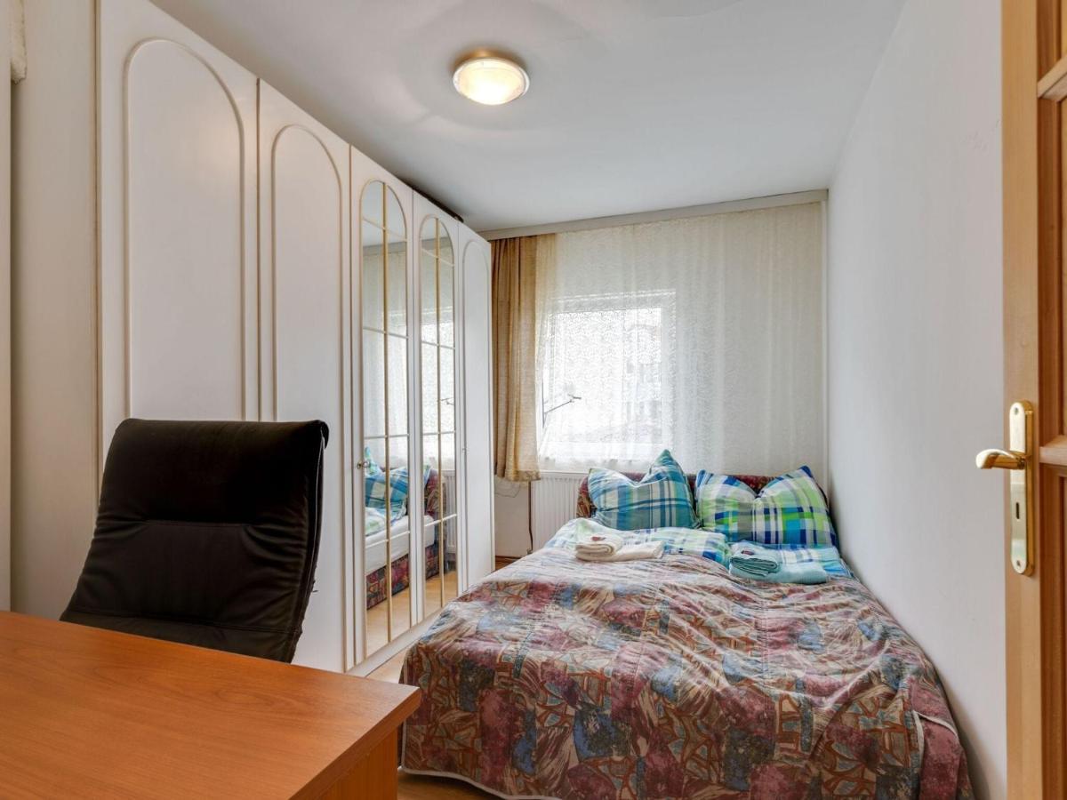 Lively Holiday Home In Wien With Private Garden Kültér fotó