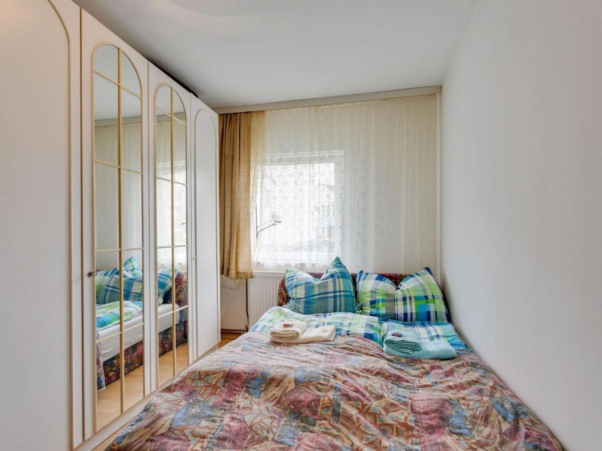 Lively Holiday Home In Wien With Private Garden Kültér fotó