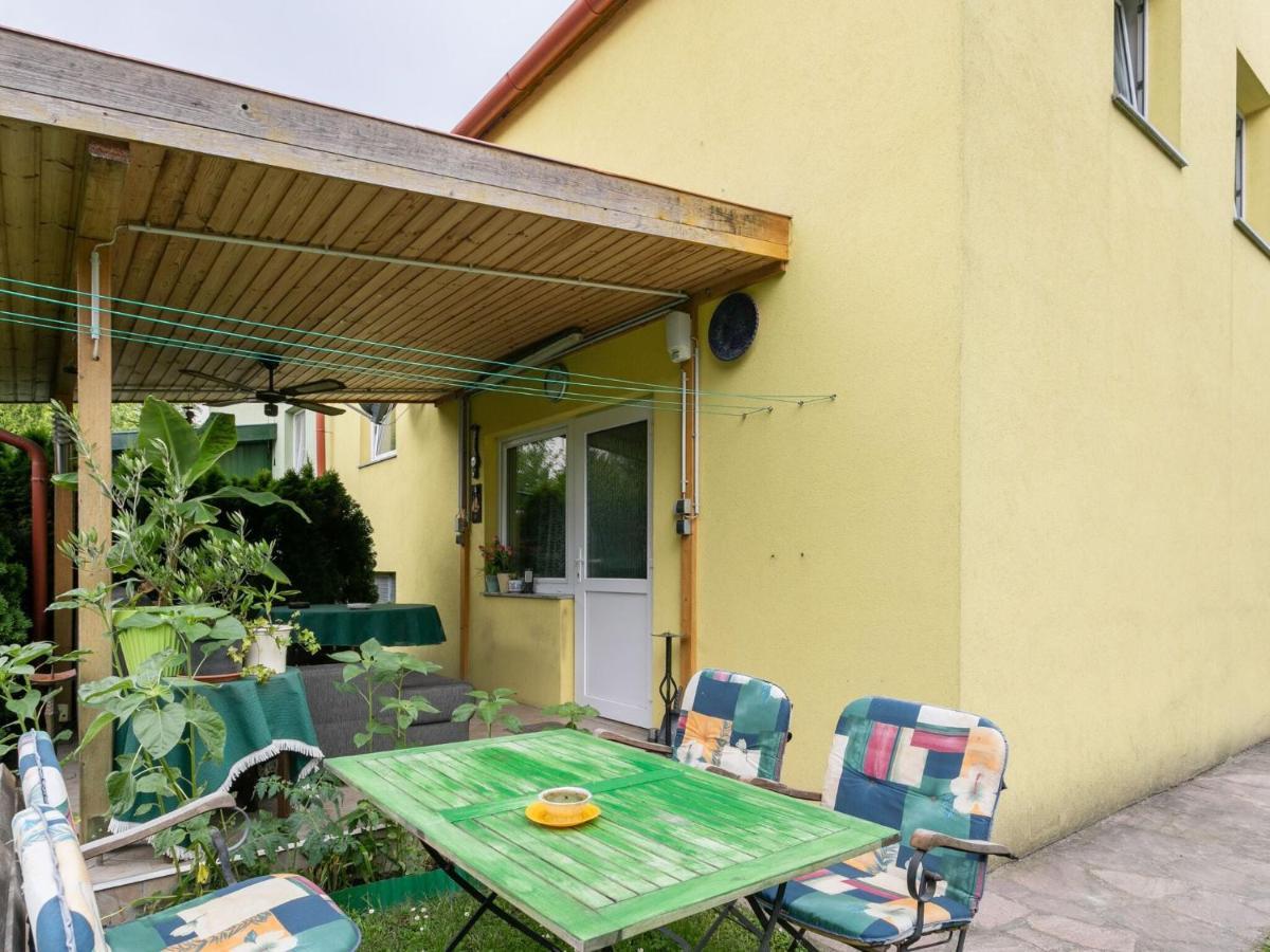 Lively Holiday Home In Wien With Private Garden Kültér fotó