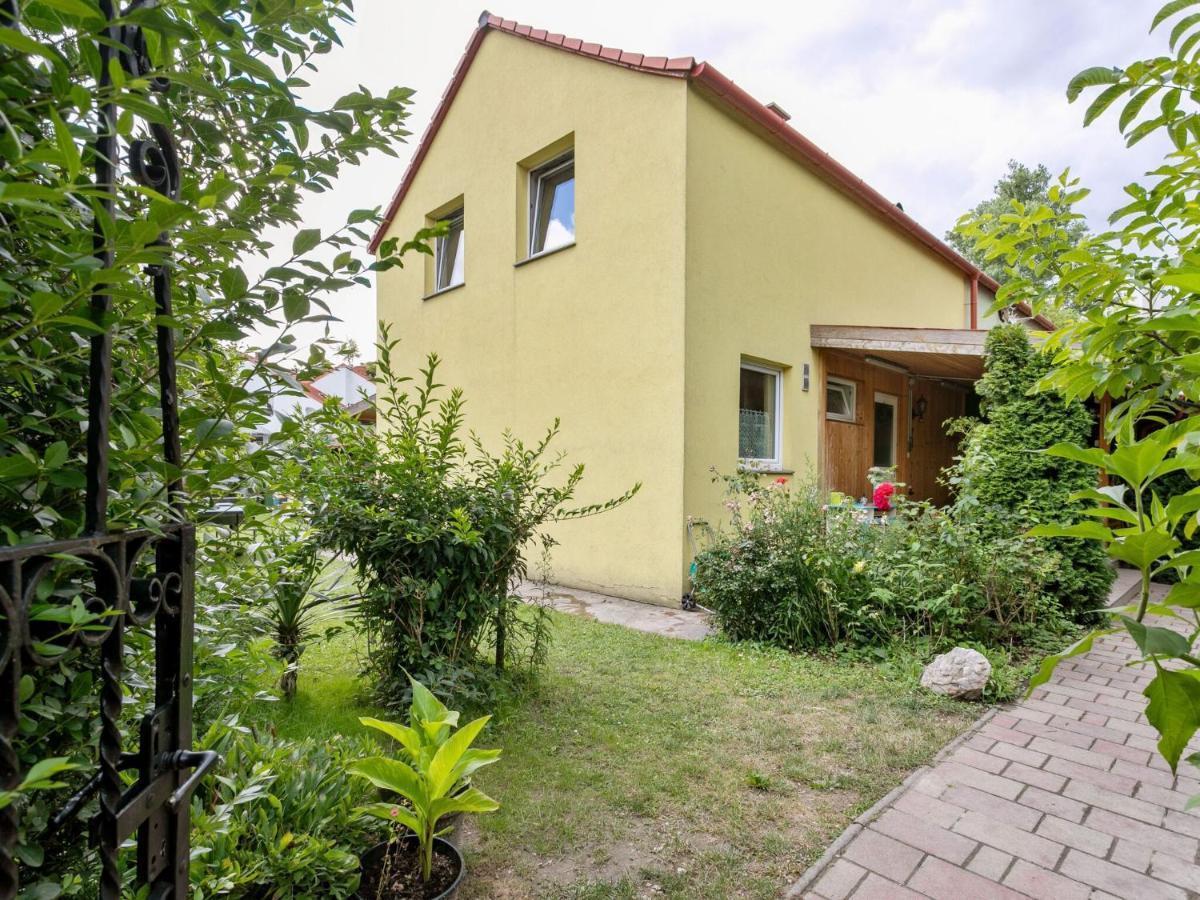 Lively Holiday Home In Wien With Private Garden Kültér fotó